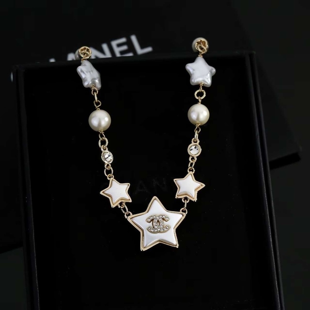 CHANEL Gold and White Star Necklace - Picture 4 of 6